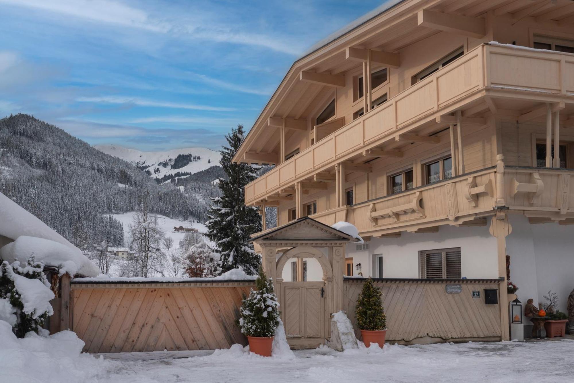 Ferienwohnung Alte Bildhauerei Aurach bei Kitzbuehel Exterior foto